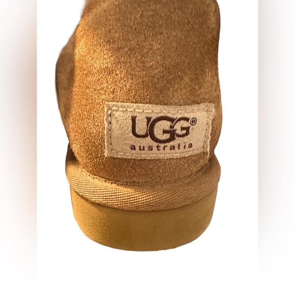 UGG Women's Bailey Button II Boot Size 7 - Picture 4 of 11